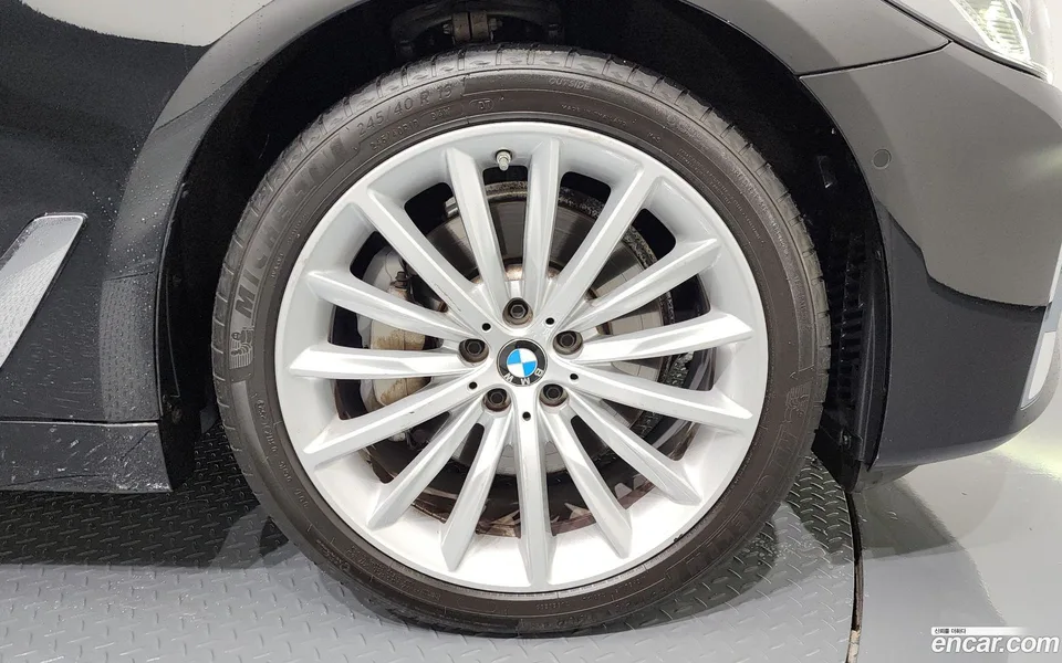 BMW 5 Series 530i xDrive 2023 — миниатюра 2