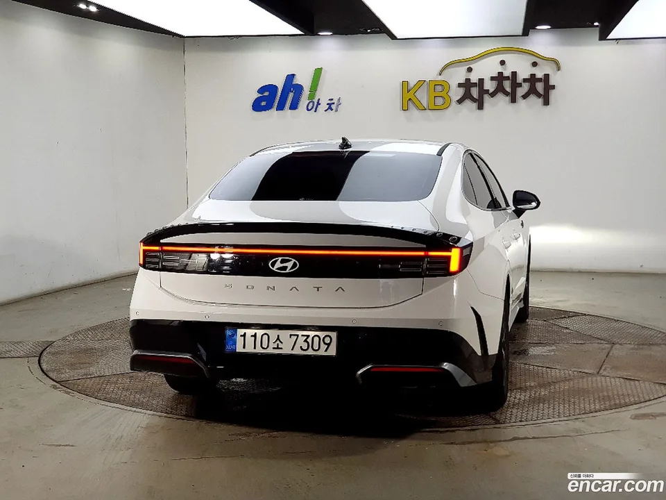 Hyundai Sonata The Edge Hybrid 2023 — миниатюра 3