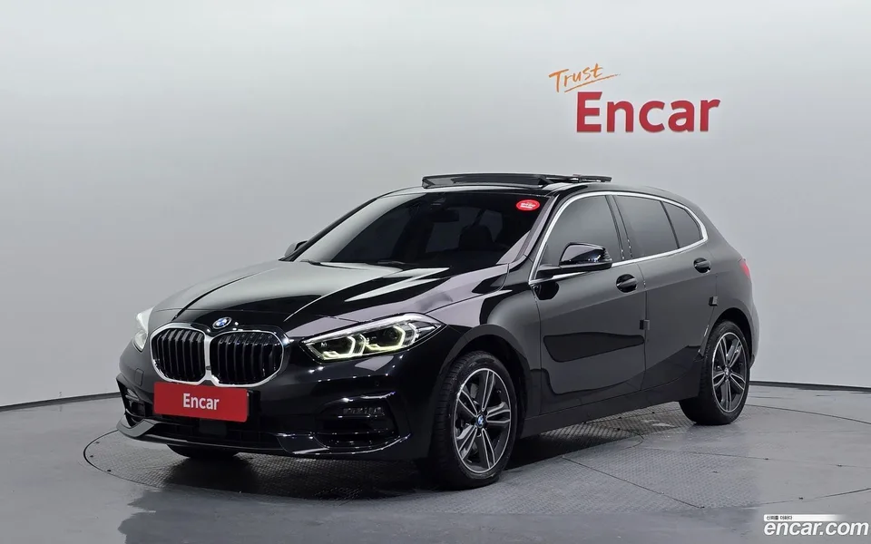 BMW 1 Series 120i 2023 — фото 1, купить с доставкой в Москву