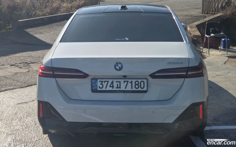 BMW 5 Series 523d M 2023 — миниатюра 2