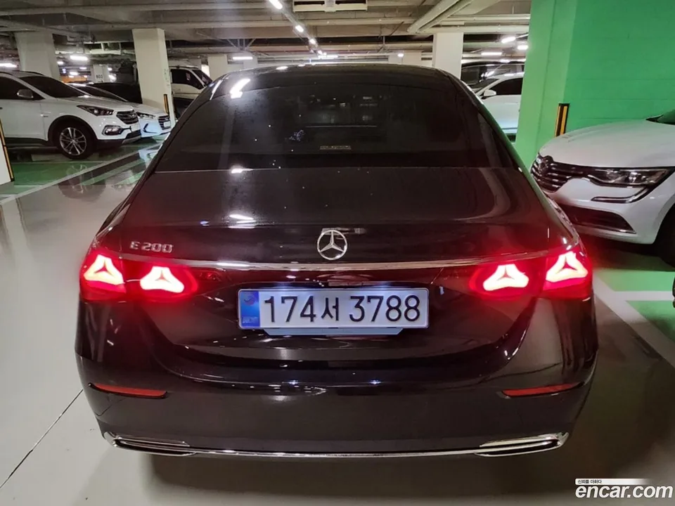 Mercedes-Benz E-Class E200 2025 — миниатюра 4