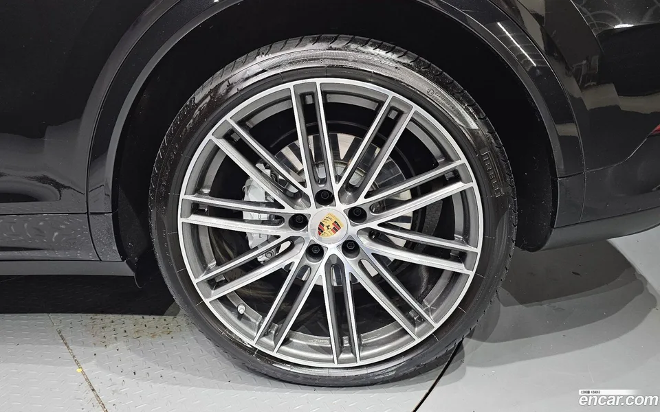 Porsche Cayenne 4.0 2023 — миниатюра 5