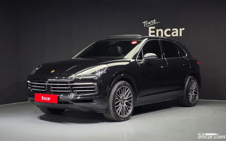 Porsche Cayenne 3.0 2023 — фото 1, купить с доставкой в Москву