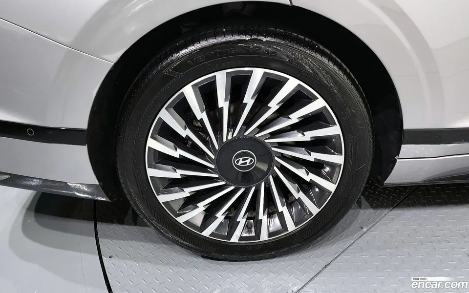Hyundai Grandeur 2.5 2WD 2023 — миниатюра 2