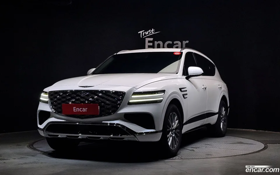 Genesis GV80 2.5T 2WD 2024 — фото 1, купить с доставкой в Москву