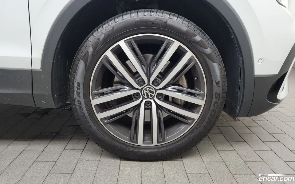 Volkswagen Tiguan Allspace 2.0 TSI 2022 — миниатюра 2