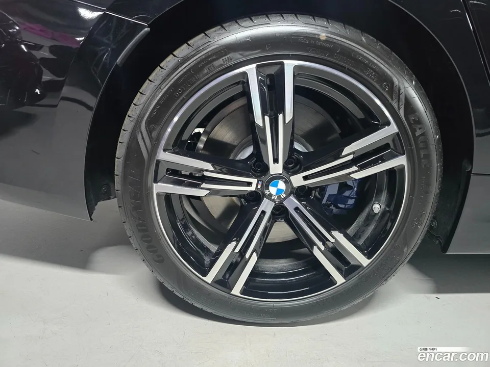 BMW 3 Series 320i M 2025 — миниатюра 2