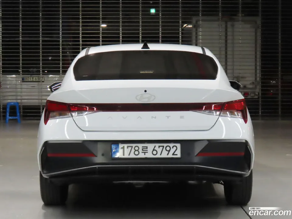 Hyundai Avante CN7 1.6 LPi 2024 — thumbnail 3