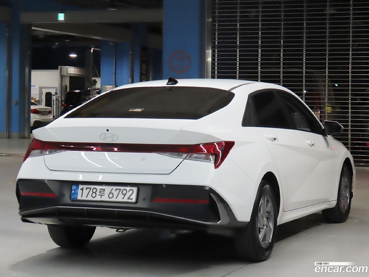 Hyundai Avante CN7 2024 — 4