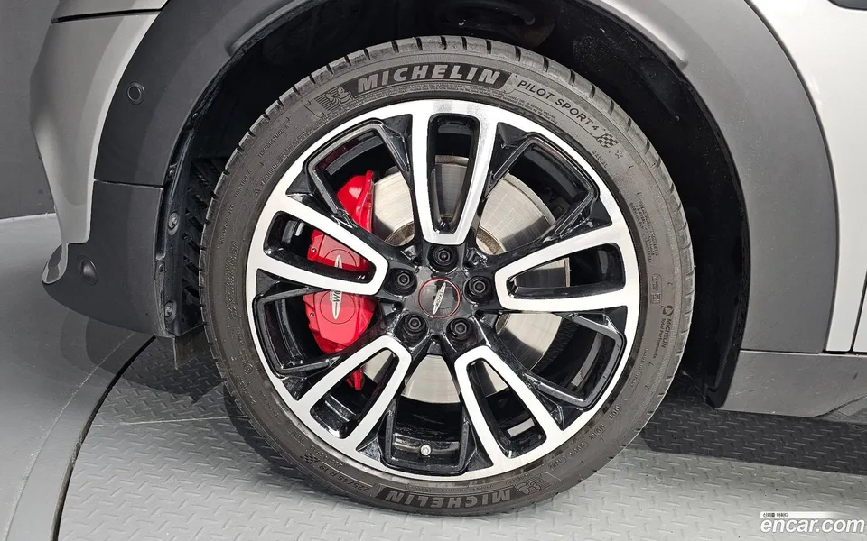 MINI Cooper S Countryman JCW 2023 — миниатюра 5