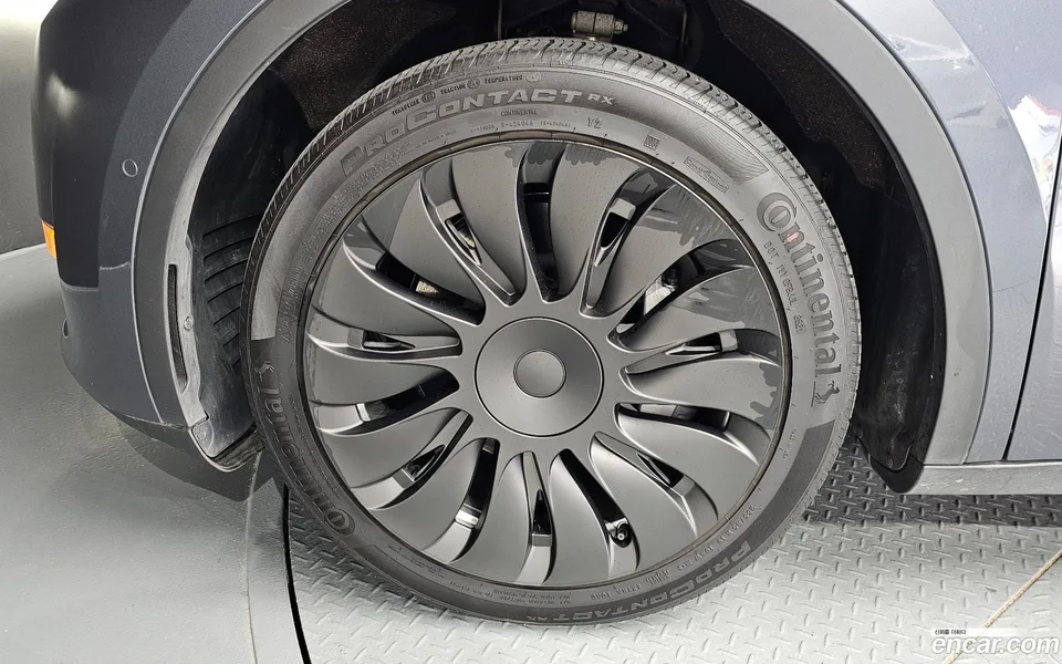 Tesla Model Y AWD 2022 — миниатюра 5