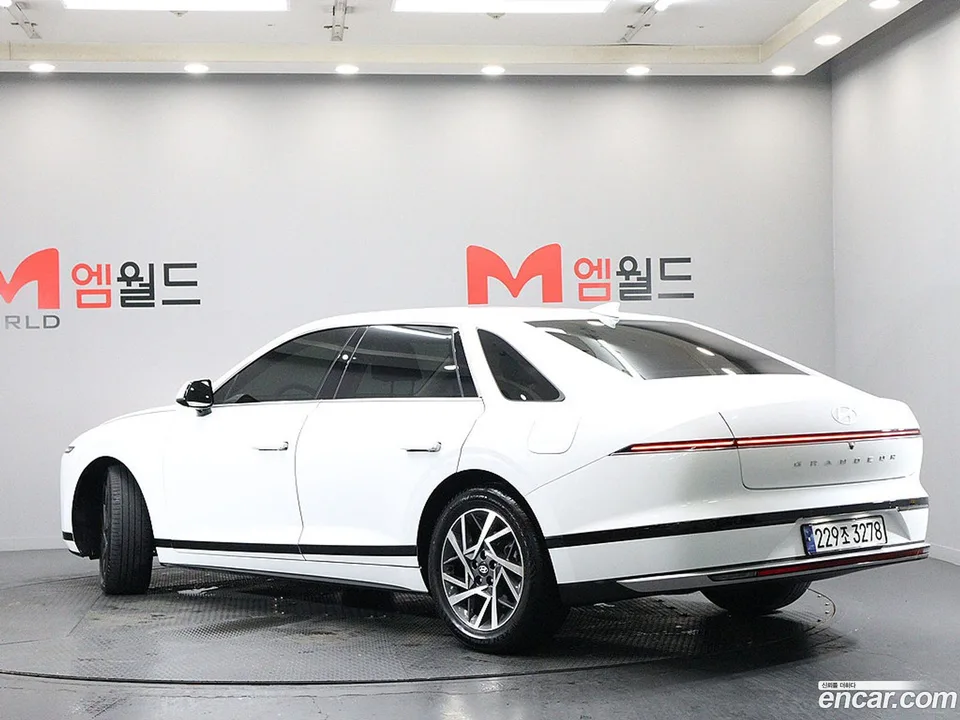 Hyundai Grandeur 2.5 2WD 2023 — миниатюра 4