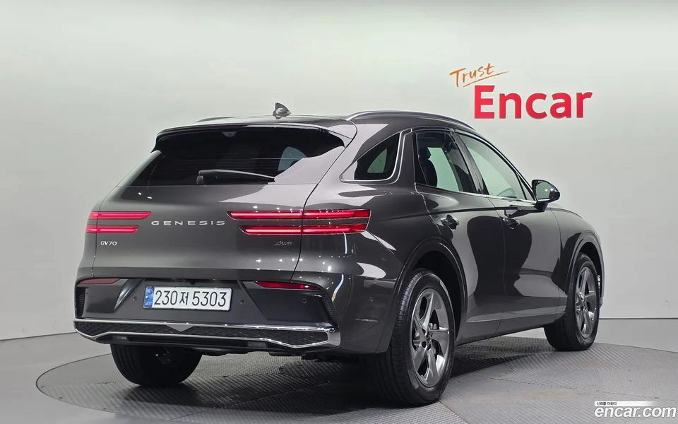 Genesis GV70 2.5T AWD 2024 — миниатюра 2