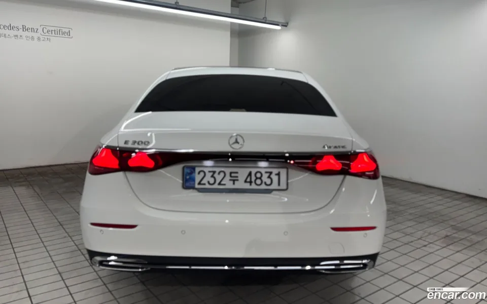 Mercedes-Benz E-Class E300 4MATIC 2025 — миниатюра 4