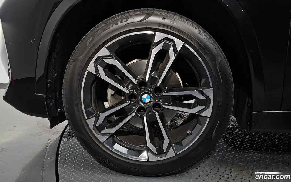 BMW X1 sDrive 20i M 2023 — миниатюра 2