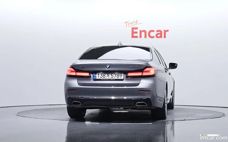 BMW 5 Series 530i xDrive 2023 — миниатюра 4
