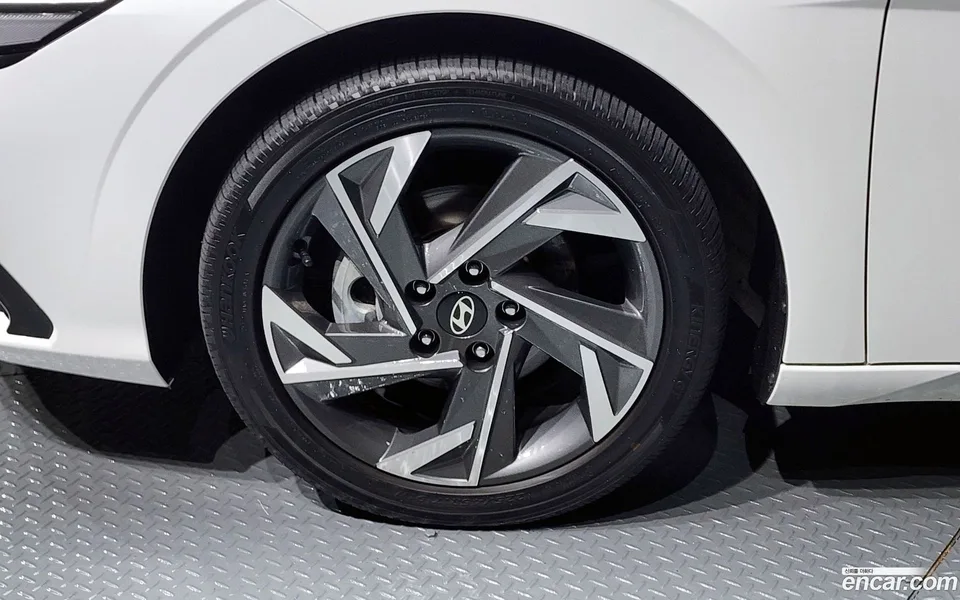 Hyundai Avante CN7 1.6 2023 — миниатюра 5