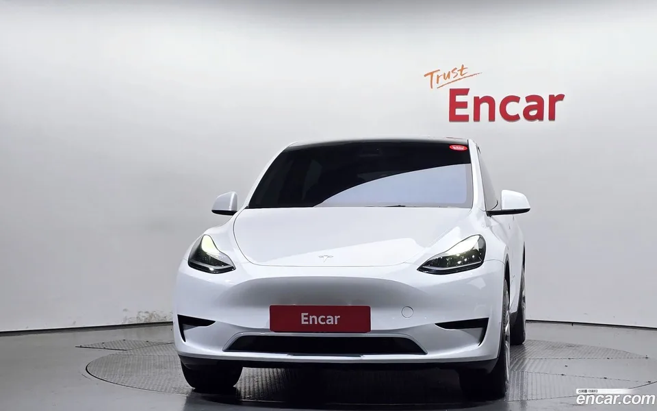 Tesla Model Y RWD 2023 — миниатюра 3
