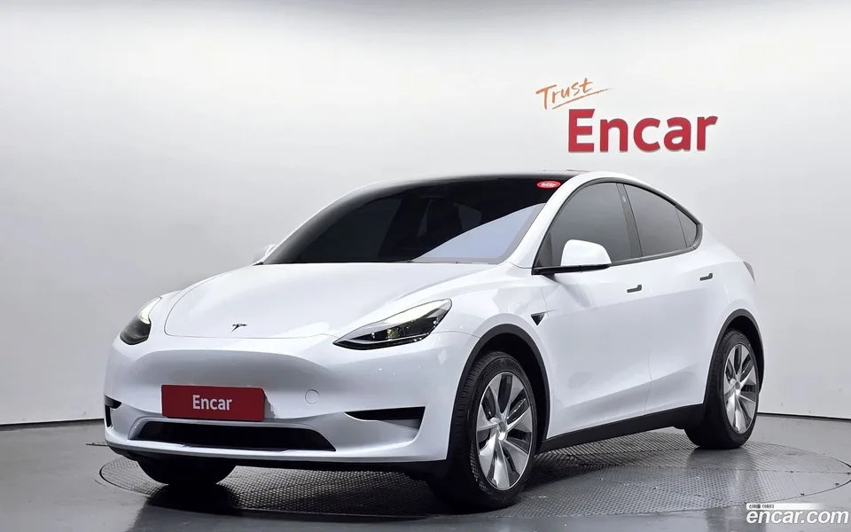 Tesla Model Y RWD 2023 — фото 1, купить с доставкой в Москву