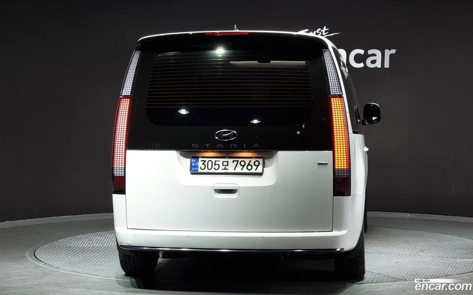 Hyundai Staria 4WD 7 2023 — миниатюра 4