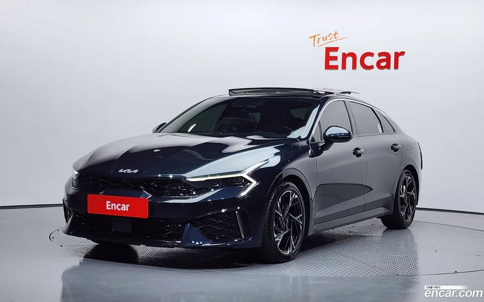 Kia K5 Hybrid 2023 — фото 1, купить с доставкой в Москву