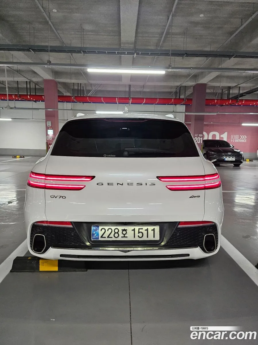 Genesis GV70 2.5T AWD 2024 — миниатюра 4