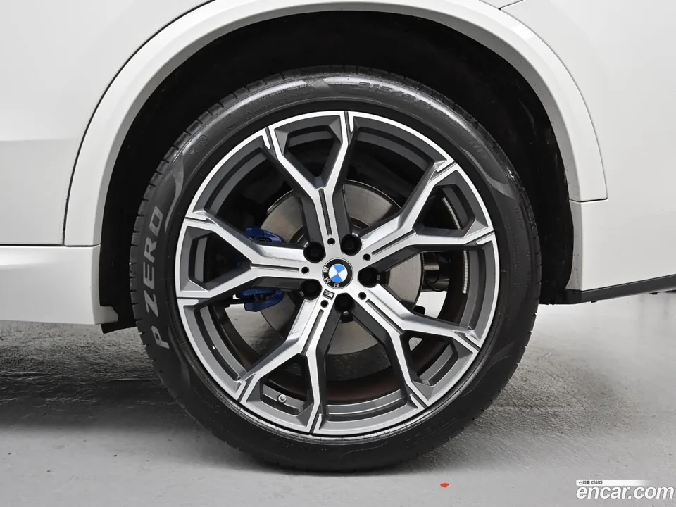 BMW X5 xDrive 30d M 2023 — миниатюра 2