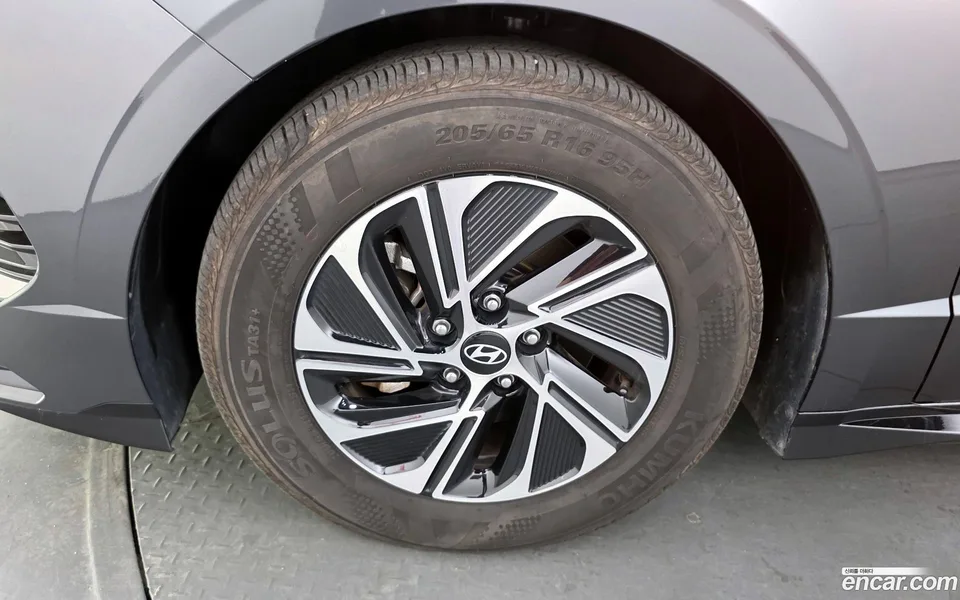 Hyundai Sonata The Edge Hybrid 2025 — миниатюра 2