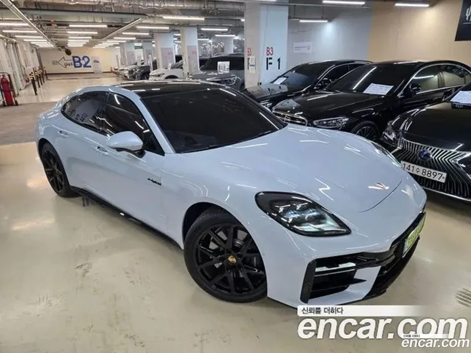 Porsche Panamera (976) 2.9 AWD E- 2025 — фото 1, купить с доставкой в Москву