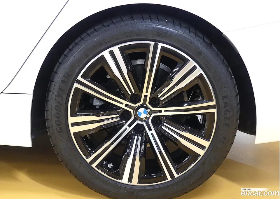 BMW 3 Series 320d 2025 — миниатюра 2