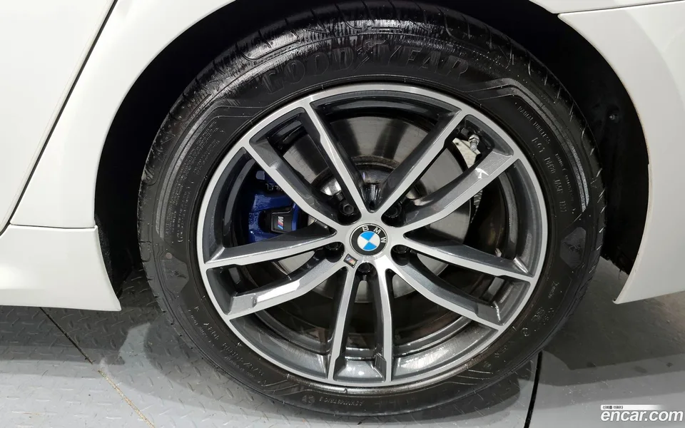 BMW 5 Series 520i M 2022 — миниатюра 5
