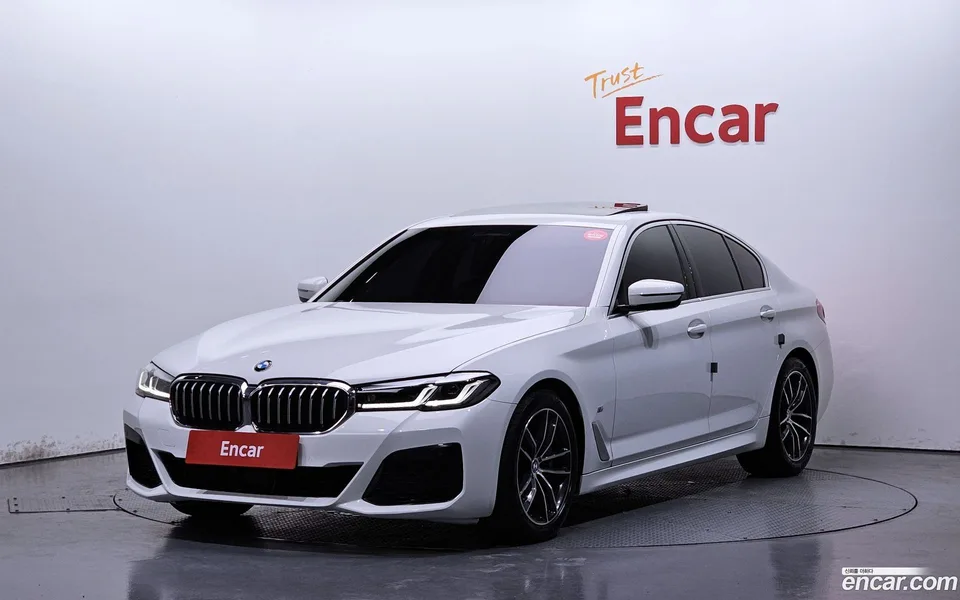 BMW 5 Series 520i M 2022 — фото 1, купить с доставкой в Москву