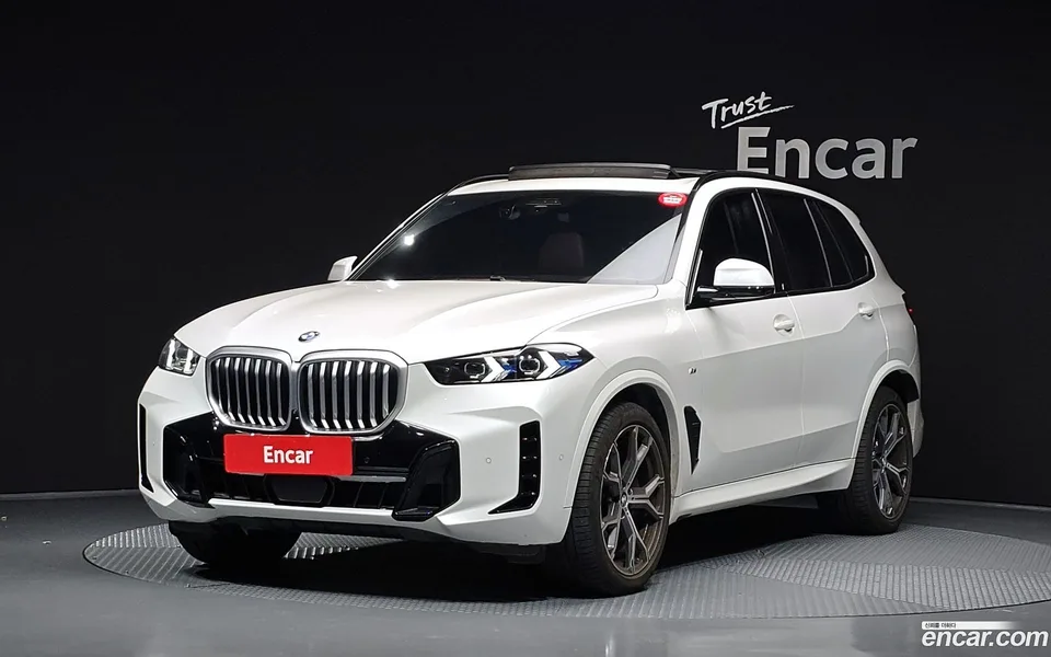 BMW X5 xDrive 40i M 2024 — фото 1, купить с доставкой в Москву