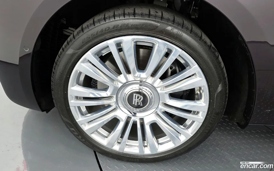 Rolls-Royce Ghost 6.7 V12 2023 — миниатюра 5