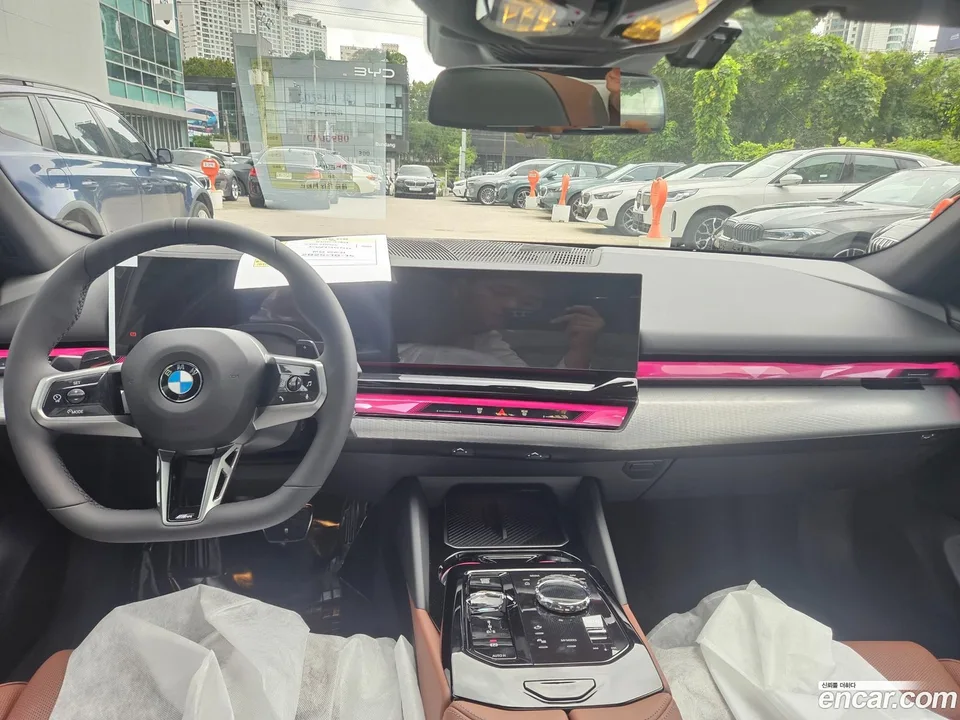 BMW 5 Series 530i xDrive M 2025 — миниатюра 2