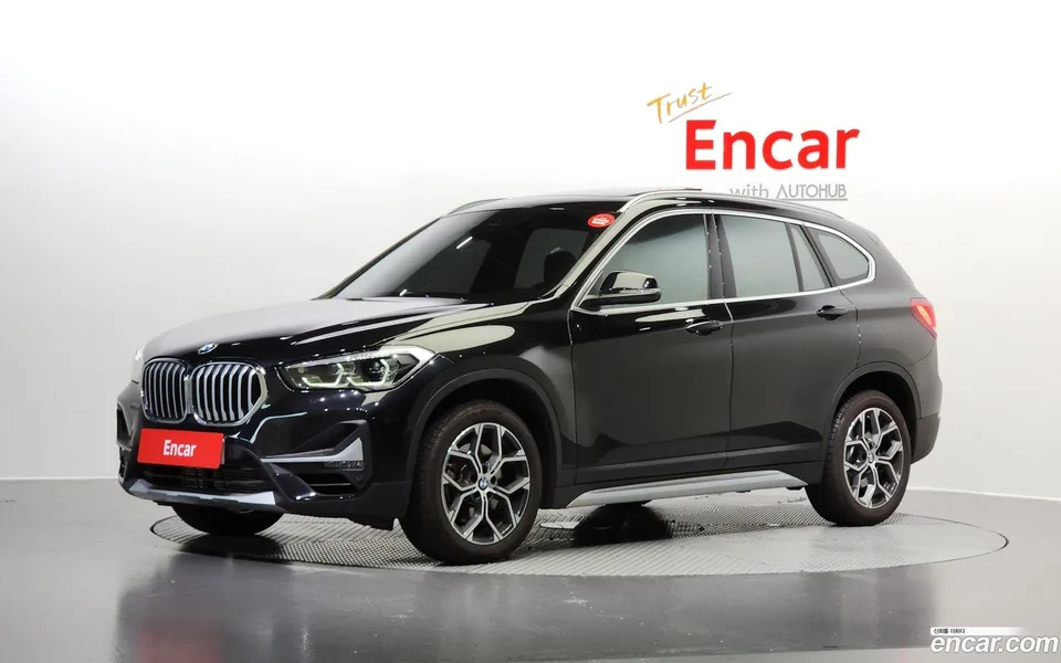 BMW X1 xDrive 20i xLine 2022 — фото 1, купить с доставкой в Москву