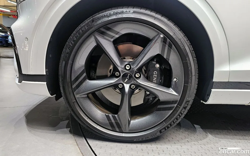 Genesis GV70 2.5T 2WD 2024 — миниатюра 2