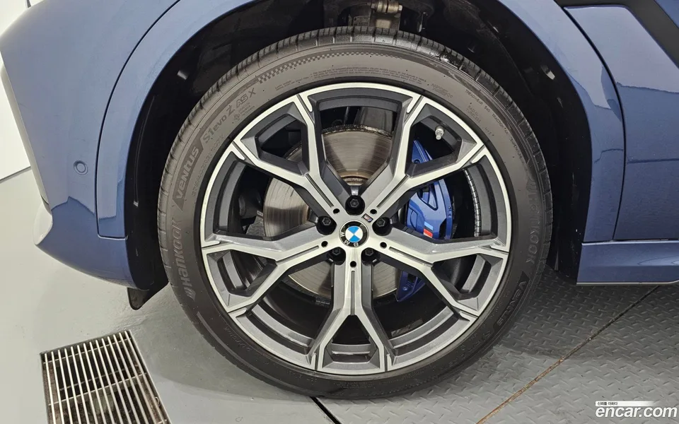 BMW X6 xDrive40i M 2023 — миниатюра 5