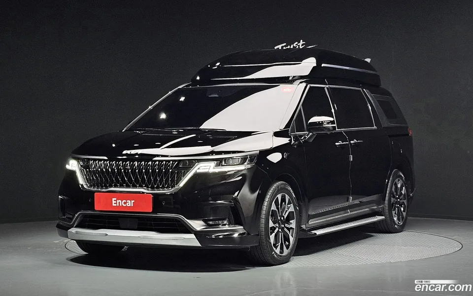 Kia Carnival 7 2023 — фото 1, купить с доставкой в Москву