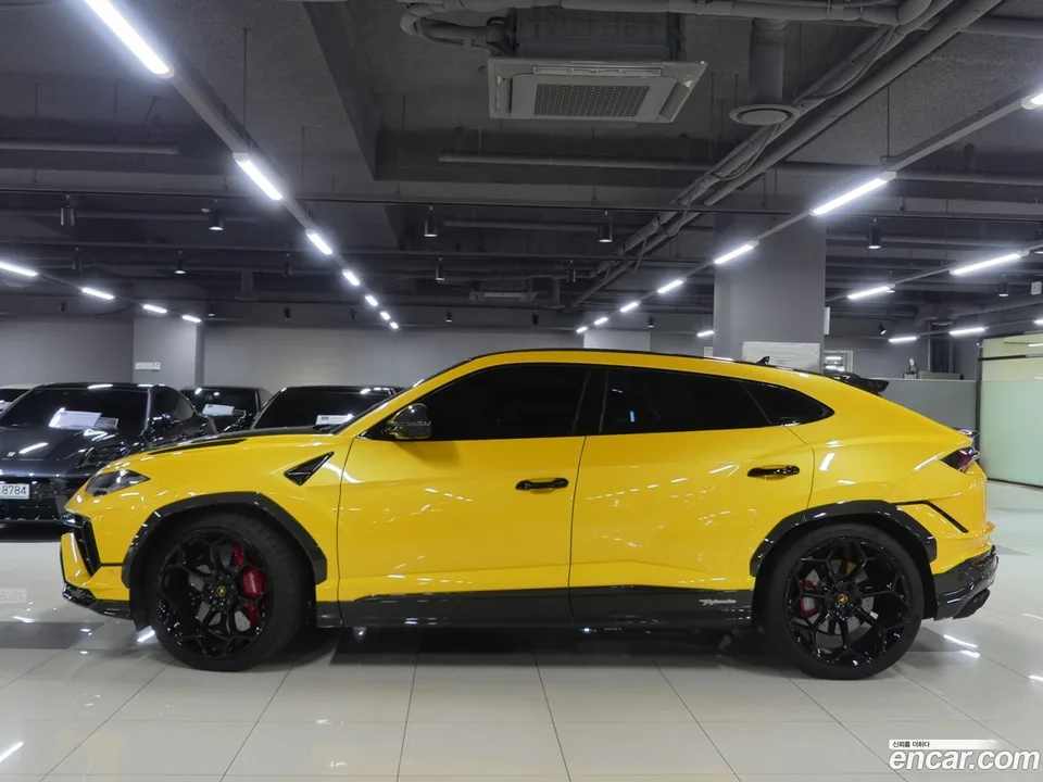 Lamborghini Urus 4.0 V8 2024 — фото 1, купить с доставкой в Москву