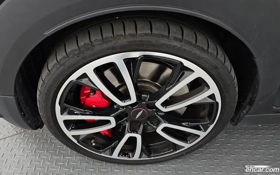 MINI Cooper S Clubman JCW 2023 — миниатюра 2