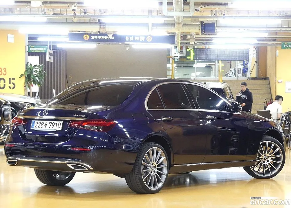Mercedes-Benz E-Class E450 4MATIC 2023 — фото 1, купить с доставкой в Москву