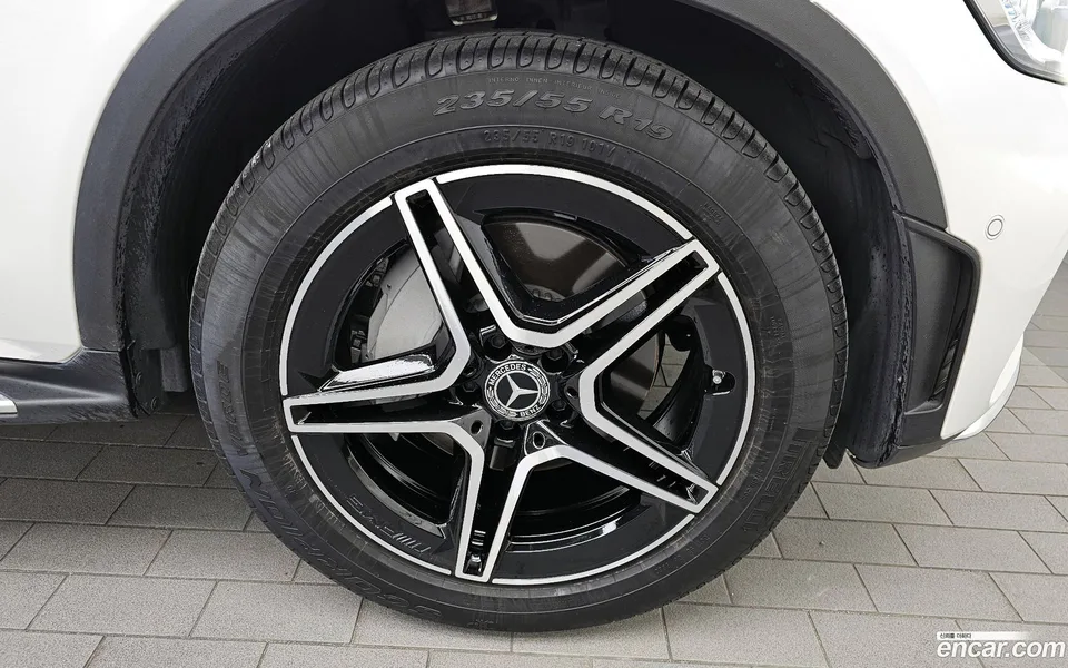 Mercedes-Benz GLC-Class GLC300 4MATIC 2023 — миниатюра 2