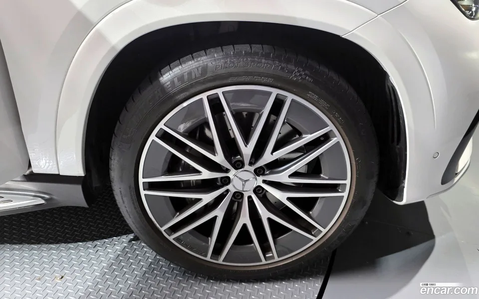 Mercedes-Benz GLE-Class AMG GLE53 4MATIC+ 2024 — миниатюра 2