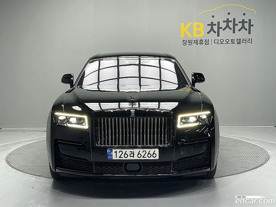 Rolls-Royce Ghost 6.7 V12 2023 — миниатюра 3