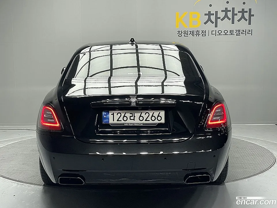 Rolls-Royce Ghost 6.7 V12 2023 — миниатюра 4