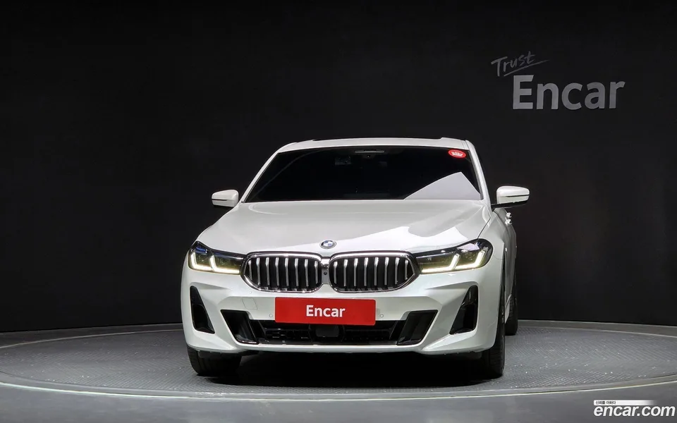 BMW 6 Series GT 630i xDrive M 2023 — миниатюра 3