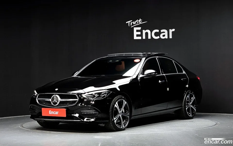 Mercedes-Benz C-Class C300 4MATIC 2023 — фото 1, купить с доставкой в Москву
