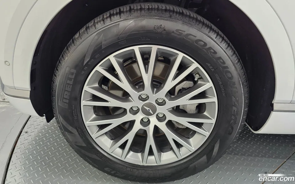 Genesis GV80 2.5T 2WD 2023 — миниатюра 2