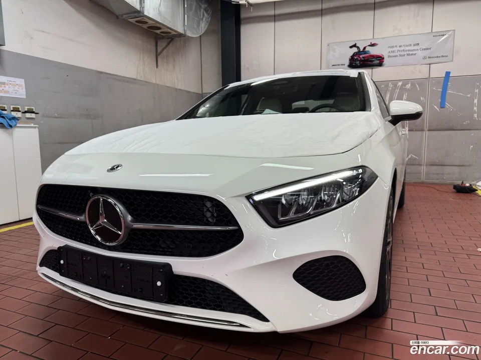 Mercedes-Benz A-Class A220 2025 — миниатюра 2